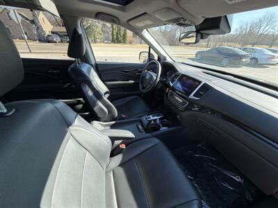 2017 Honda Pilot Elite   - Photo 15 - Lannon, WI 53046