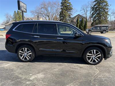 2017 Honda Pilot Elite   - Photo 8 - Lannon, WI 53046