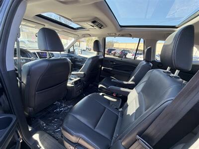 2017 Honda Pilot Elite   - Photo 10 - Lannon, WI 53046