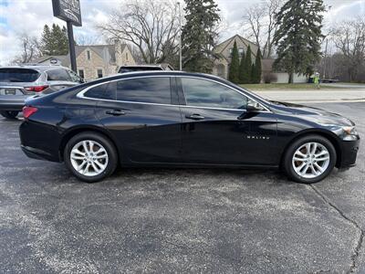 2017 Chevrolet Malibu LT - Photo 8 - Lannon, WI 53046