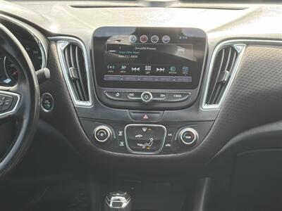 2017 Chevrolet Malibu LT - Photo 15 - Lannon, WI 53046