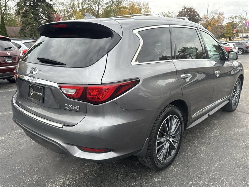 2017 Infiniti QX60 Base photo 4