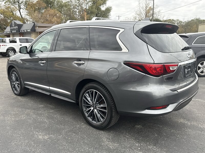 2017 Infiniti QX60 Base photo 2