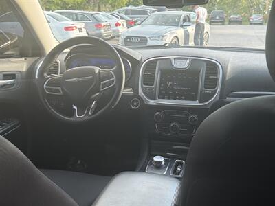 2020 Chrysler 300 Touring   - Photo 15 - Lannon, WI 53046