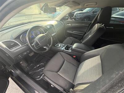 2020 Chrysler 300 Touring   - Photo 9 - Lannon, WI 53046