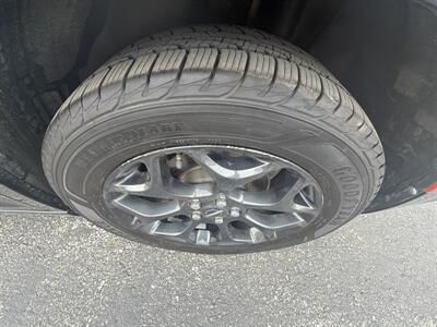 2020 Chrysler 300 Touring   - Photo 20 - Lannon, WI 53046