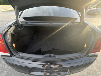 2020 Chrysler 300 Touring   - Photo 11 - Lannon, WI 53046
