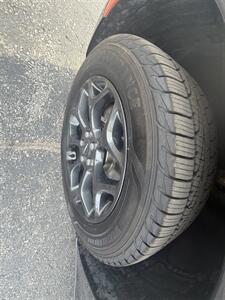 2020 Chrysler 300 Touring   - Photo 19 - Lannon, WI 53046