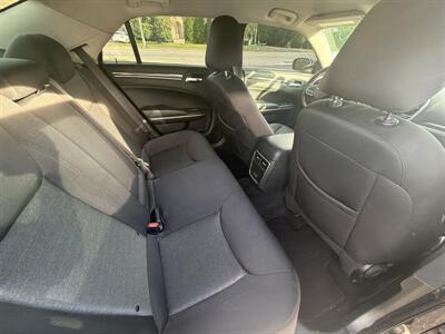 2020 Chrysler 300 Touring   - Photo 12 - Lannon, WI 53046