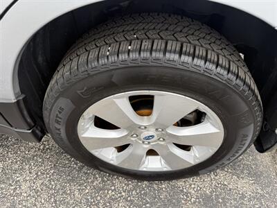 2012 Subaru Outback 3.6R Limited - Photo 19 - Lannon, WI 53046
