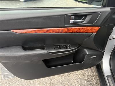2012 Subaru Outback 3.6R Limited - Photo 12 - Lannon, WI 53046
