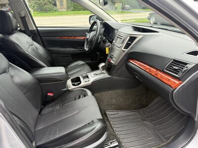 2012 Subaru Outback 3.6R Limited - Photo 8 - Lannon, WI 53046