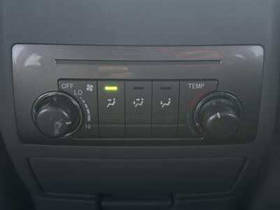 2013 Toyota Highlander 4WD V6   - Photo 16 - Lannon, WI 53046