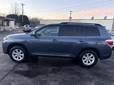 2013 Toyota Highlander 4WD V6   - Photo 3 - Lannon, WI 53046