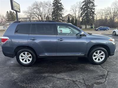 2013 Toyota Highlander 4WD V6   - Photo 7 - Lannon, WI 53046