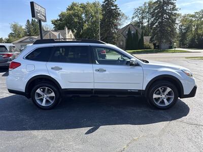 2014 Subaru Outback 2.5i Limited   - Photo 8 - Lannon, WI 53046