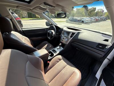 2014 Subaru Outback 2.5i Limited   - Photo 13 - Lannon, WI 53046