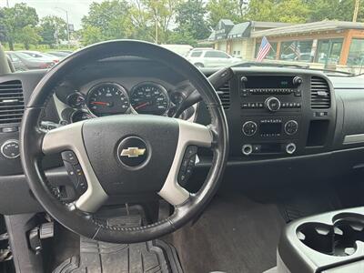 2009 Chevrolet Silverado 1500 LT - Photo 13 - Lannon, WI 53046