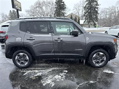2018 Jeep Renegade Sport - Photo 9 - Lannon, WI 53046
