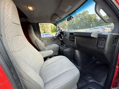 2019 GMC Savana 3500   - Photo 10 - Lannon, WI 53046