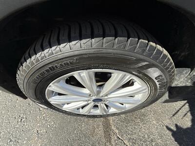 2017 Ford Escape Titanium   - Photo 18 - Lannon, WI 53046