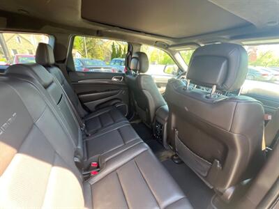 2017 Jeep Grand Cherokee Summit   - Photo 12 - Lannon, WI 53046