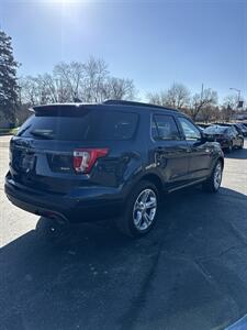 2017 Ford Explorer XLT - Photo 6 - Lannon, WI 53046