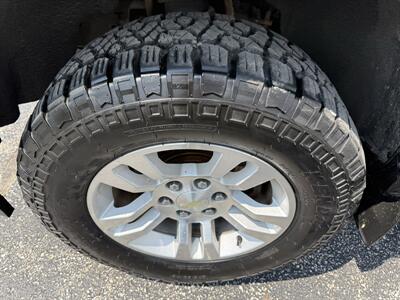 2015 Chevrolet Silverado 1500 LT - Photo 21 - Lannon, WI 53046