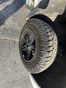 2015 GMC Sierra 1500 SLE   - Photo 17 - Lannon, WI 53046