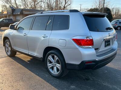 2011 Toyota Highlander Limited   - Photo 5 - Lannon, WI 53046