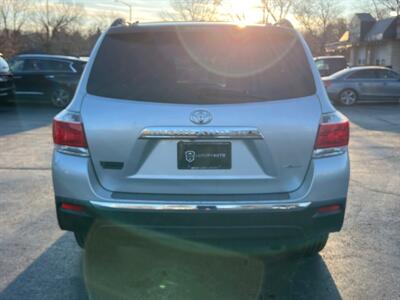 2011 Toyota Highlander Limited   - Photo 6 - Lannon, WI 53046