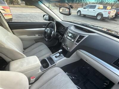 2013 Subaru Outback 2.5i Premium   - Photo 13 - Lannon, WI 53046