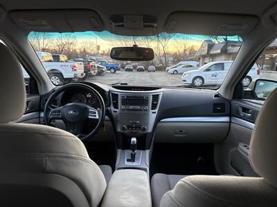 2013 Subaru Outback 2.5i Premium   - Photo 14 - Lannon, WI 53046