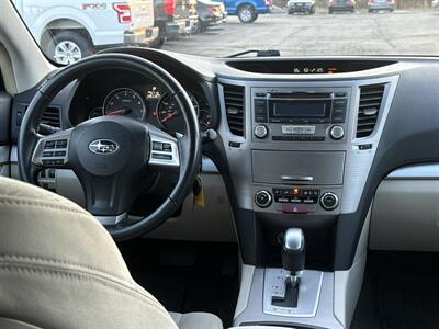 2013 Subaru Outback 2.5i Premium   - Photo 15 - Lannon, WI 53046