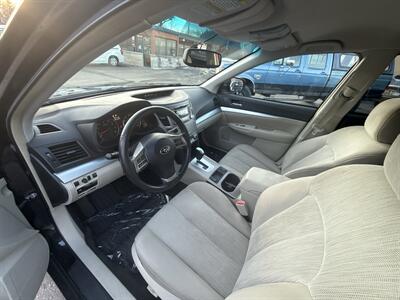 2013 Subaru Outback 2.5i Premium   - Photo 9 - Lannon, WI 53046