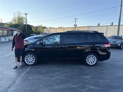 2013 Toyota Sienna XLE 7-Passenger   - Photo 4 - Lannon, WI 53046