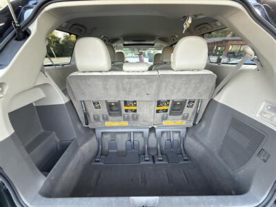 2013 Toyota Sienna XLE 7-Passenger   - Photo 12 - Lannon, WI 53046