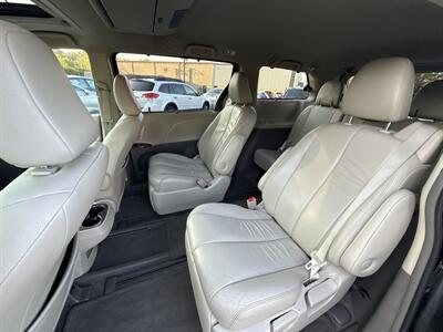 2013 Toyota Sienna XLE 7-Passenger   - Photo 11 - Lannon, WI 53046