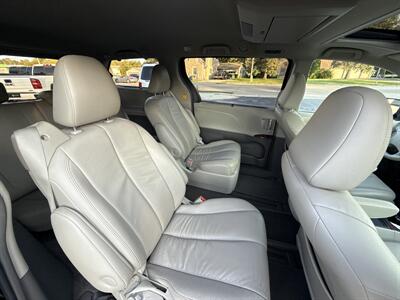 2013 Toyota Sienna XLE 7-Passenger   - Photo 13 - Lannon, WI 53046
