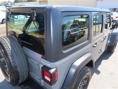 2022 Jeep Wrangler Sport Unlimited 4WD - Photo 34 - Santa Cruz, CA 95062