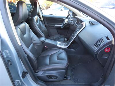 2010 Volvo XC60 T6 AWD   - Photo 18 - Santa Cruz, CA 95062