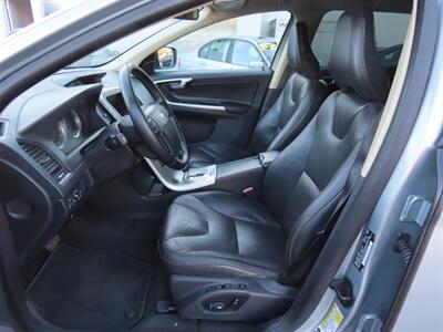 2010 Volvo XC60 T6 AWD   - Photo 6 - Santa Cruz, CA 95062