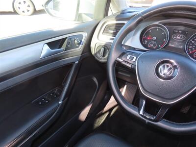 2015 Volkswagen Golf SportWagen TDI S - Photo 11 - Santa Cruz, CA 95062