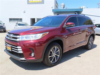 2017 Toyota Highlander XLE   - Photo 2 - Santa Cruz, CA 95062