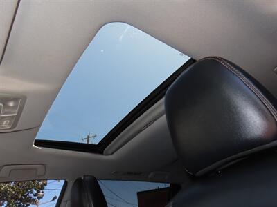 2017 Toyota Highlander XLE   - Photo 10 - Santa Cruz, CA 95062