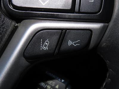 2017 Toyota Highlander XLE   - Photo 15 - Santa Cruz, CA 95062