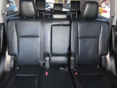 2017 Toyota Highlander XLE   - Photo 34 - Santa Cruz, CA 95062