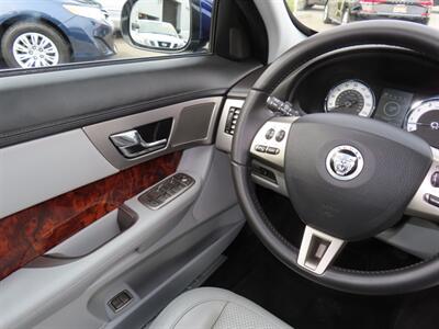 2010 Jaguar XF Premium   - Photo 11 - Santa Cruz, CA 95062