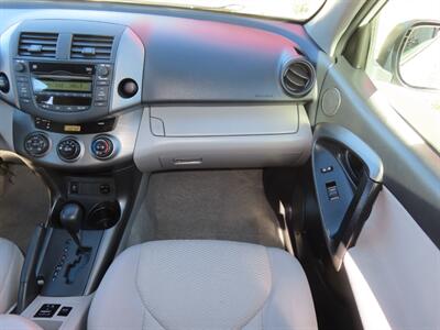 2011 Toyota RAV4 4WD - Photo 18 - Santa Cruz, CA 95062