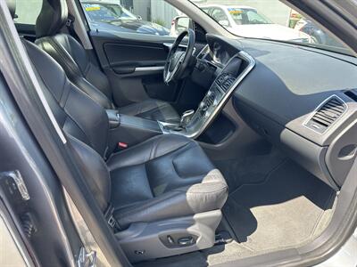2017 Volvo XC60 T6 Dynamic   - Photo 19 - Santa Cruz, CA 95062